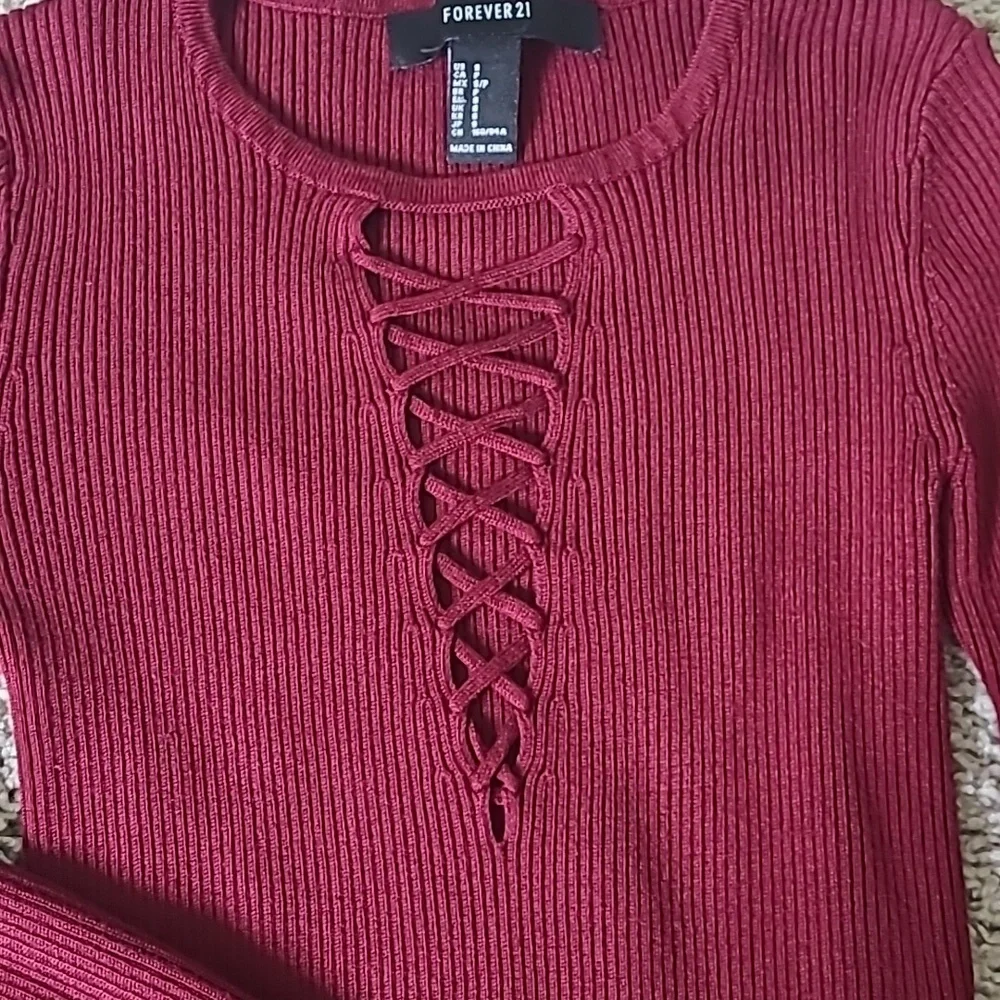 Fitted Ribbed Cropped Sweater
